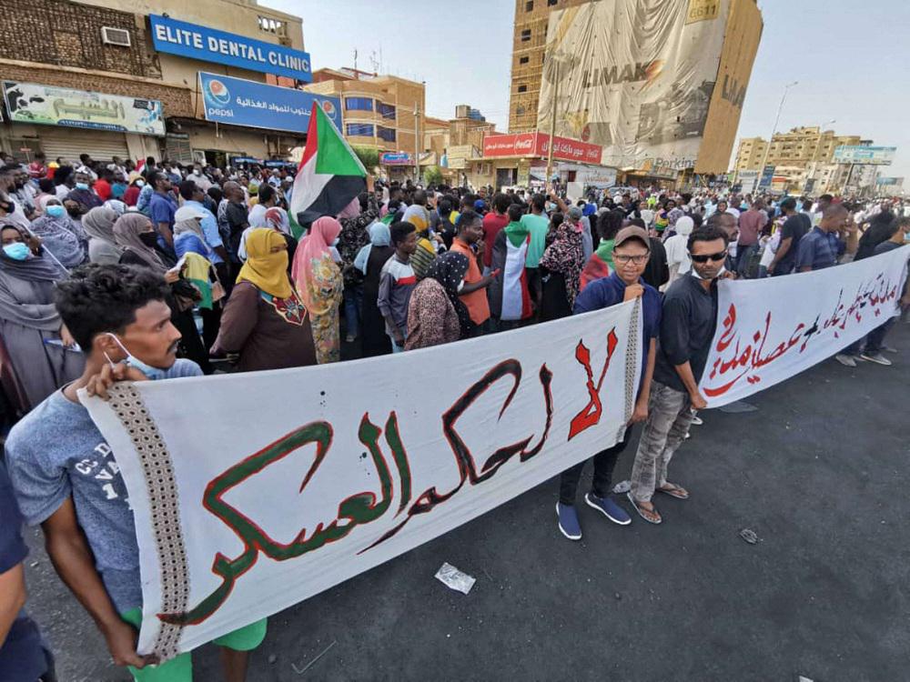 الدول الغربية تدعم مطالب المحتجين السودانيين الرافضة لعودة حكم العسكر