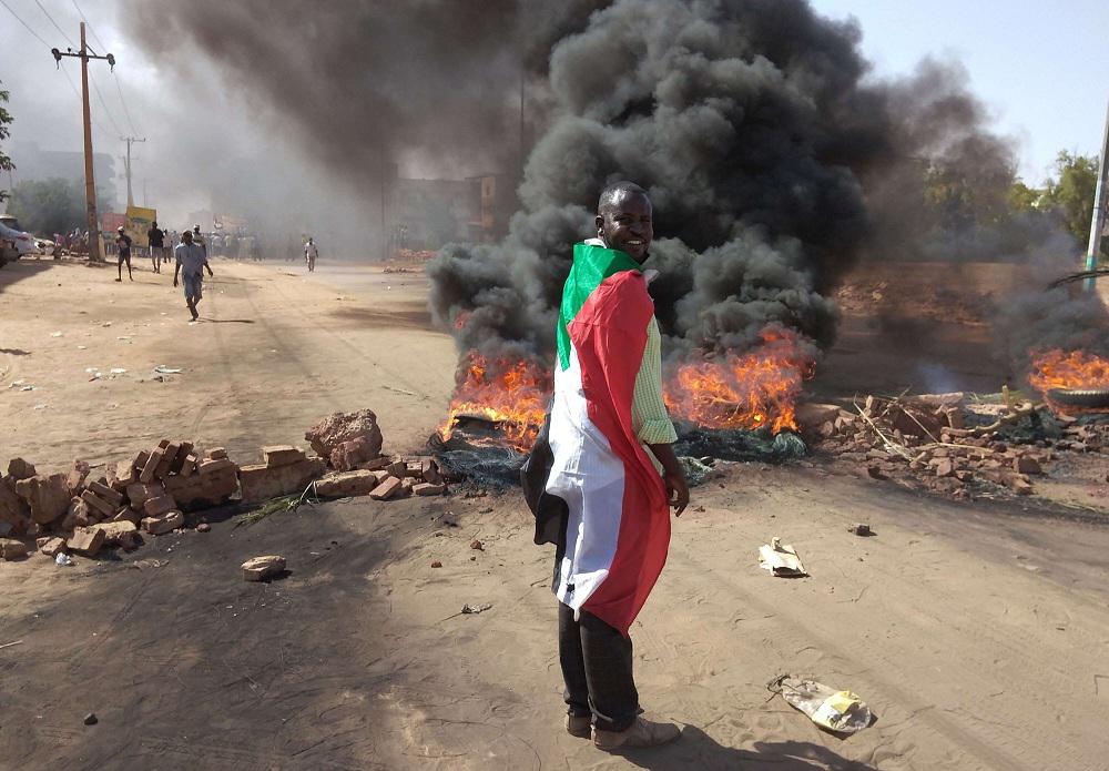 واشنطن تدعو إلى عودة الحكم المدني في السودان