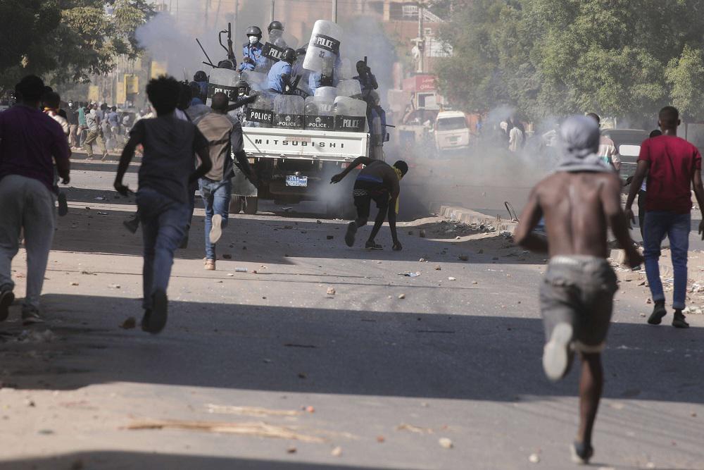 تواصل الاحتجاجات المنددة بالانقلاب العسكري في السودان