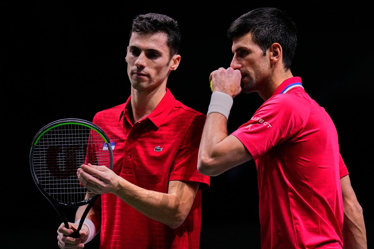 النجم الصربي يقود منتخب بلاده لمواجهة كرواتيا في نصف النهائي