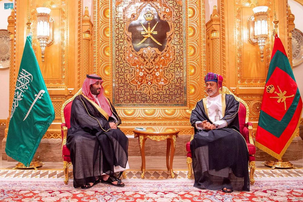 الرياض ومسقط تسعيان لتنويع مصادر الدخل من خارج قطاع النفط