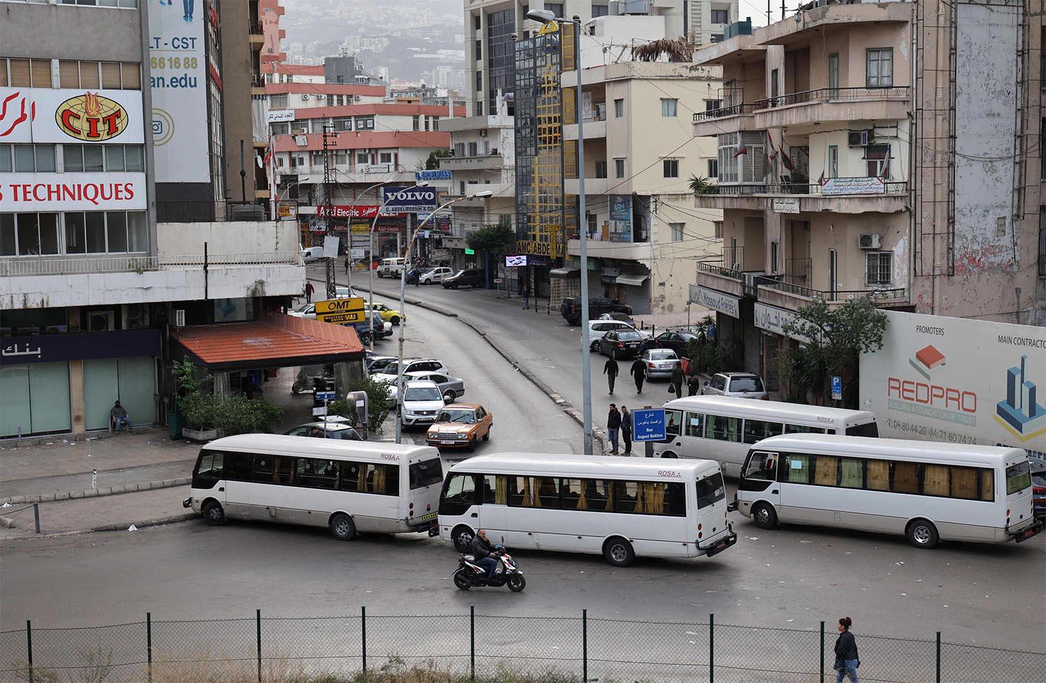 Roads blocked in Beirut