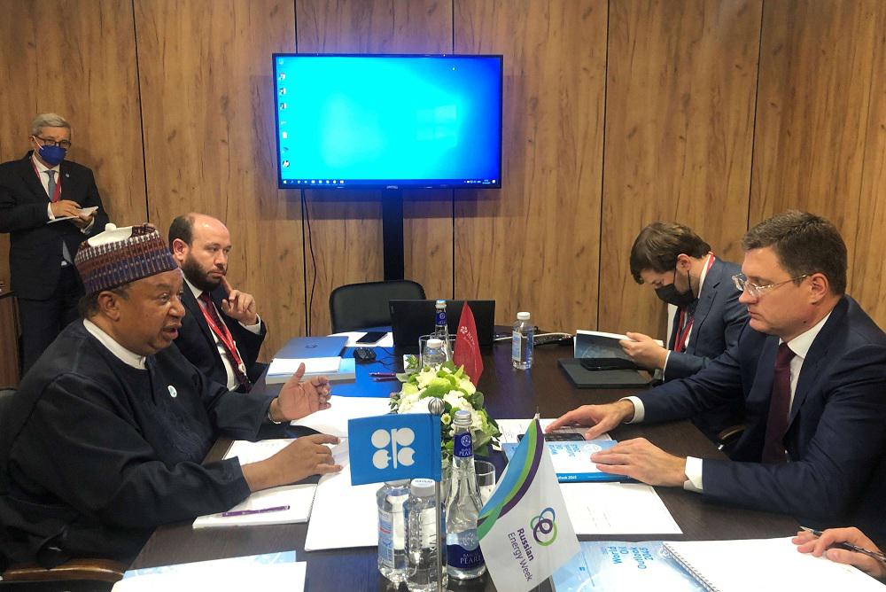 تأثيرات محدودة لمتحور أوميكرون تدفع أوبك+ للحفاظ على مسار زيادة تدريجية طفيفة في انتاج النفط