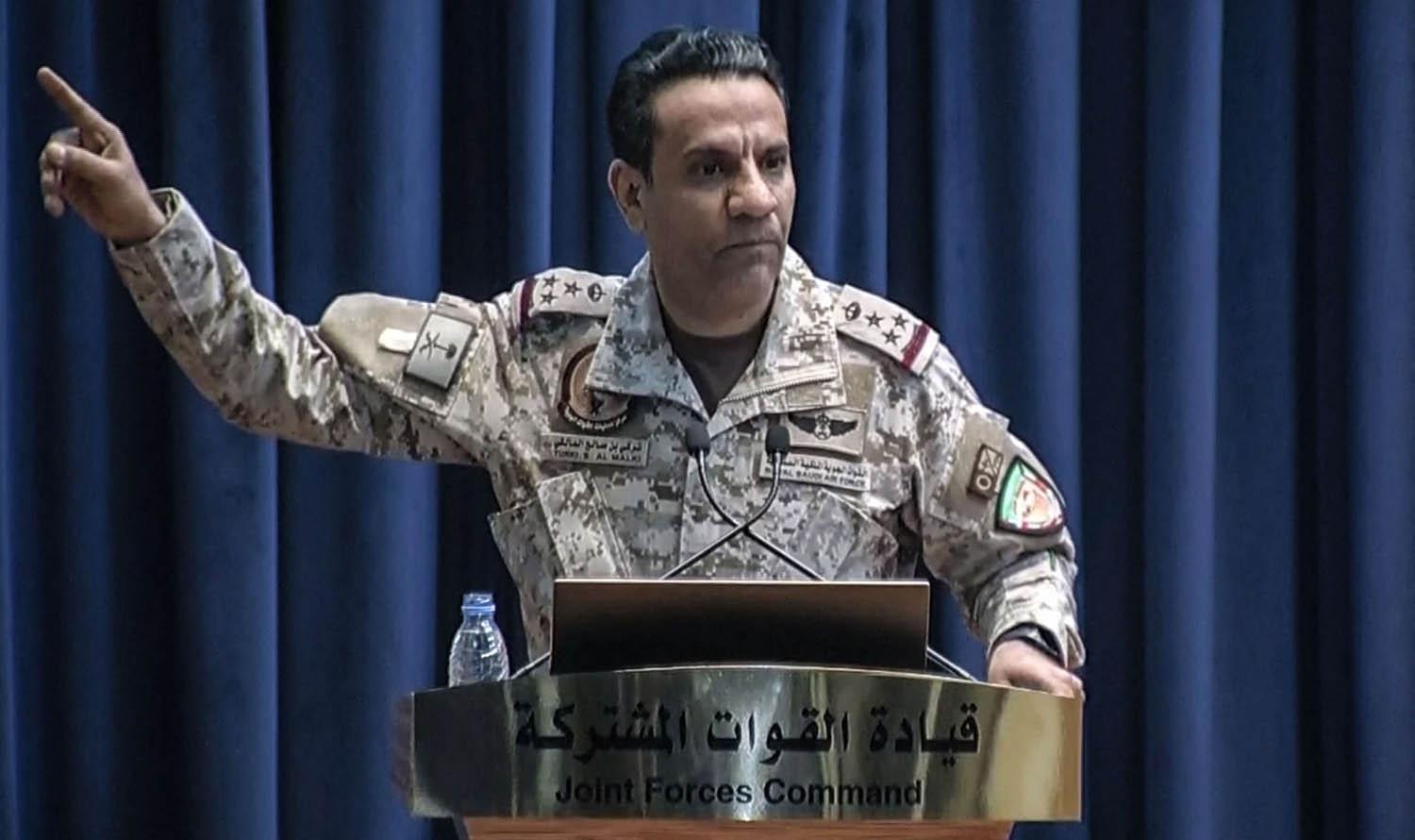 المتحدث باسم قوات التحالف تركي المالكي في مؤتمر صحفي