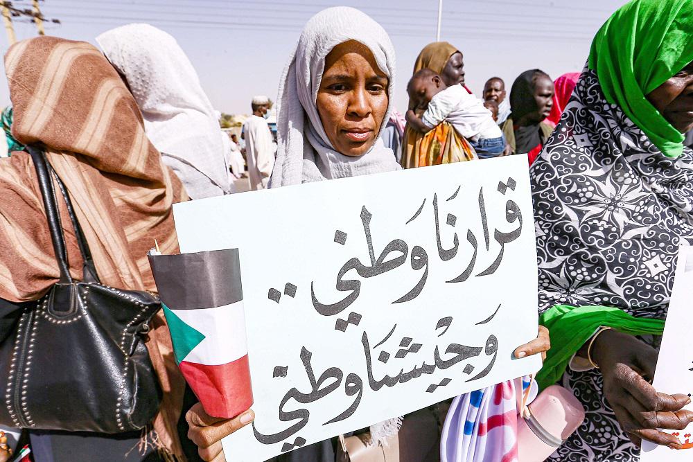 انصار الجيش رددوا شعارات مؤيدة لعبدالفتاح البرهان