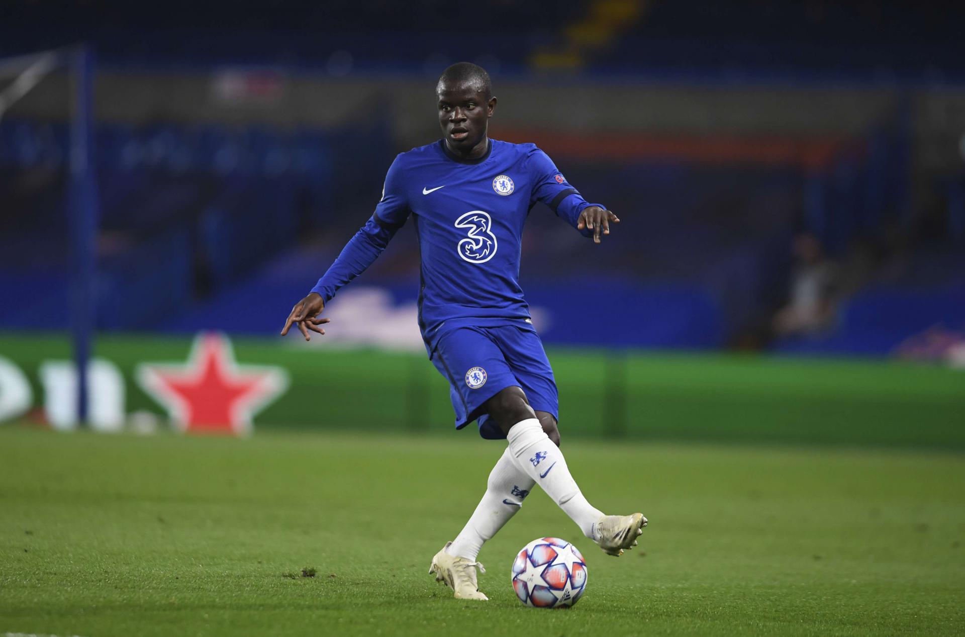  لاعب الوسط الدفاعي الفرنسي نغولو كانتي 