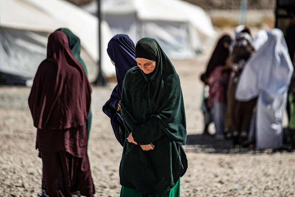 الجهاديات الهولنديات و11 من أبنائهن تم ترحيلهم من مخيم الروج للاجئين