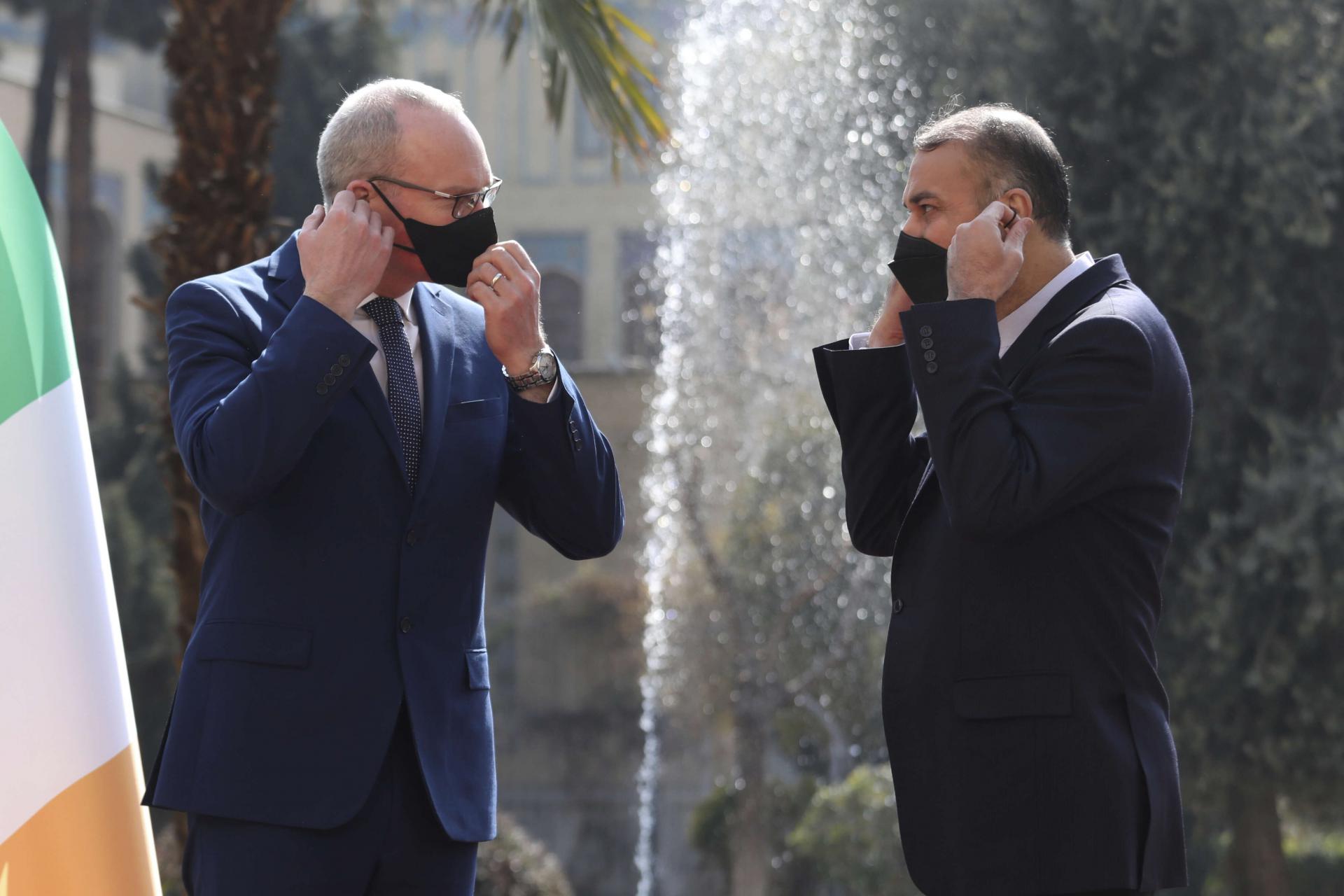 وزيرا خارجية إيران وايرلندا.. هل حان وقت رفع الأقنعة والمصارحة؟