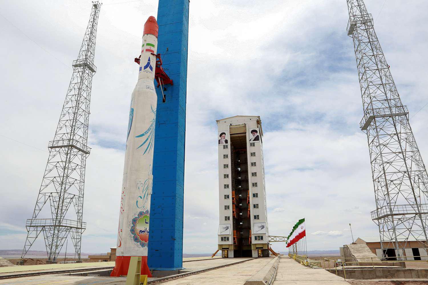 ايران ارسلت القمر الصناعي نور 1 في خضم تصاعد الازمة مع الغرب بشان الملف النووي