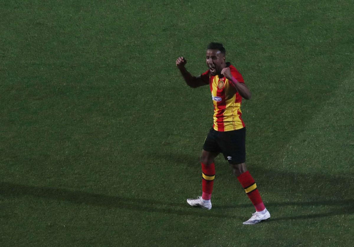 فريق 'المكشّخة' يضرب موعدا مع بلوزداد في قمة نارية