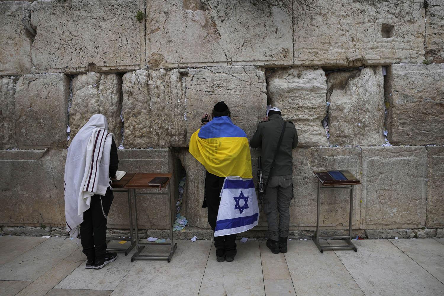 اسرائيليون عند حائط المبكى في القدس