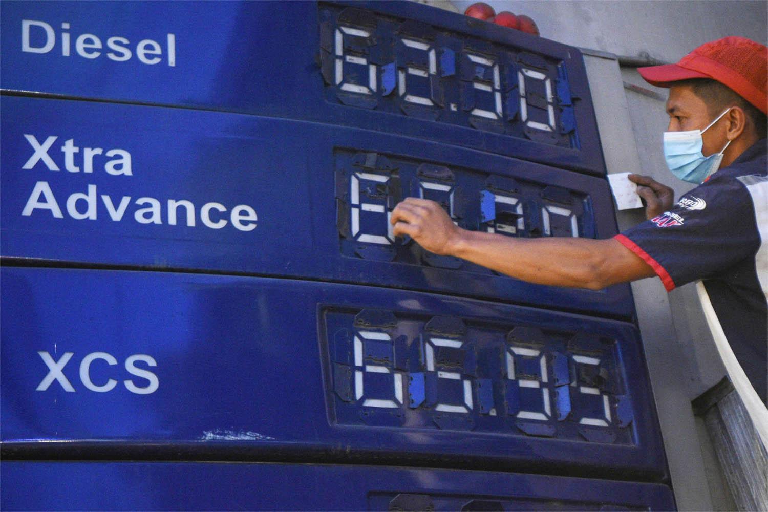 US crude ticked up 1.8% at $121.55 a barrel