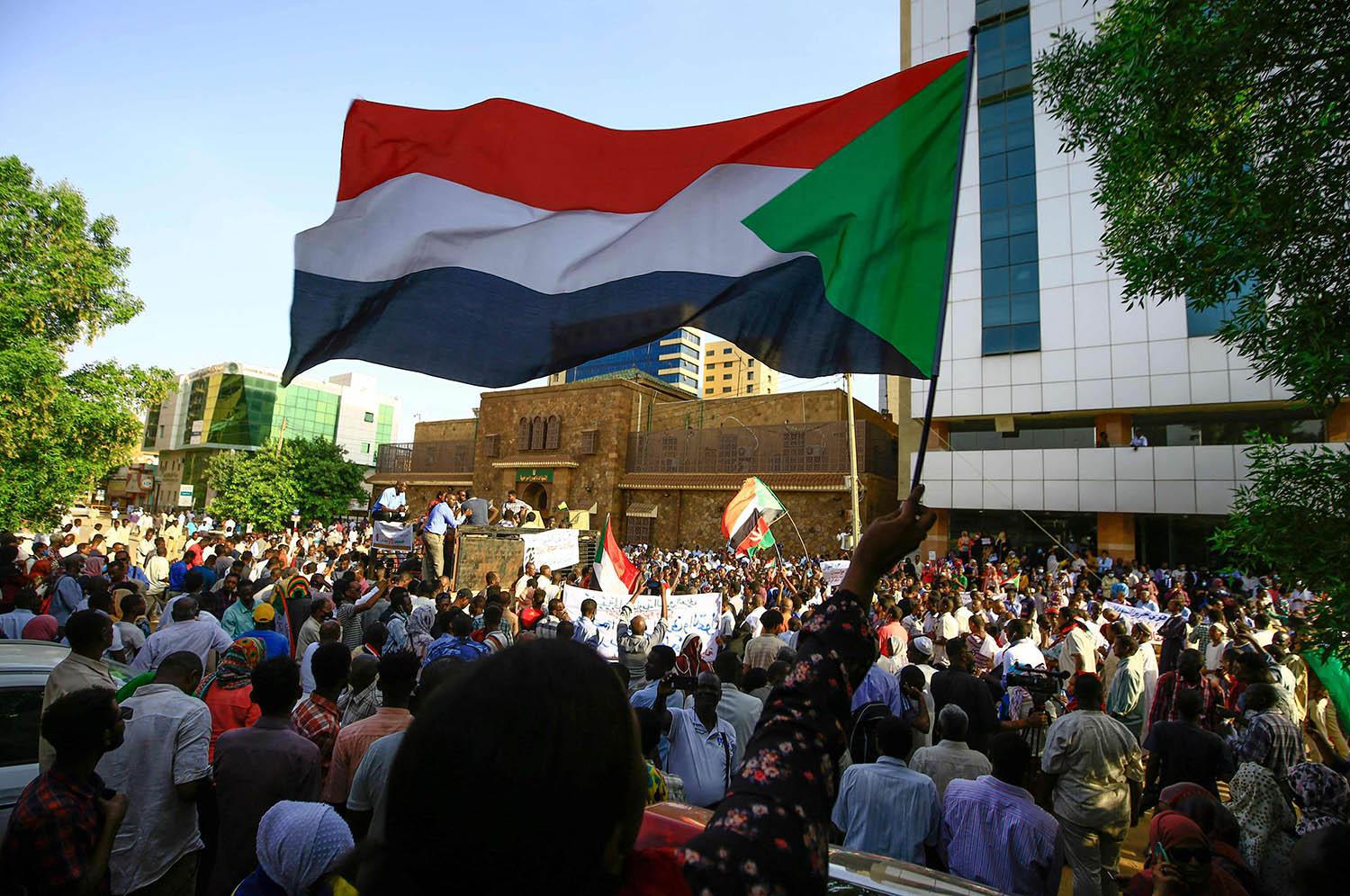 الاجتماع ياتي فيما تتواصل الاحتجاجات في الشارع السوداني