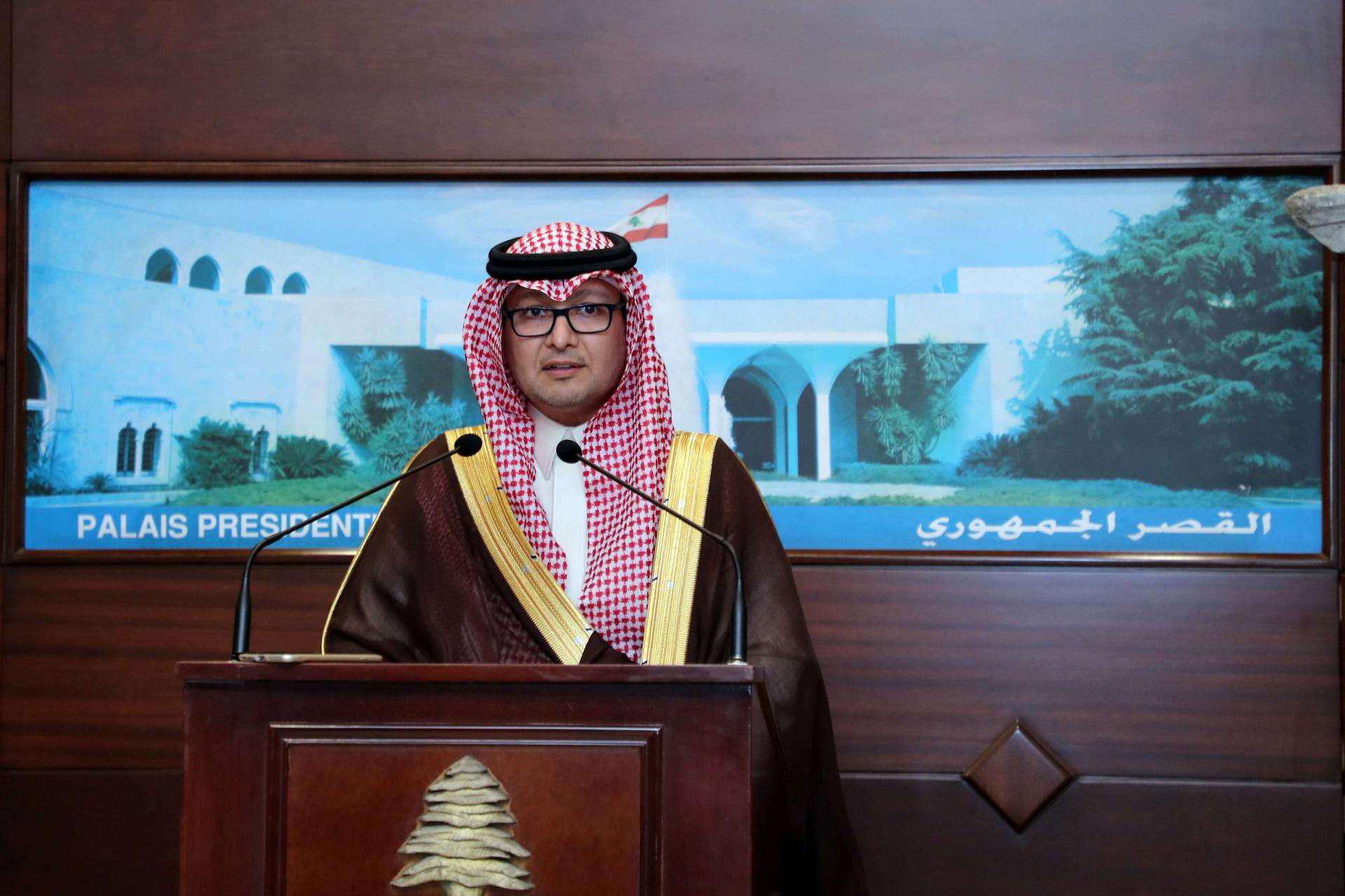 السفير السعودي وليد بخاري يعود إلى بيروت بعد اشهر من القطيعة الدبلوماسية