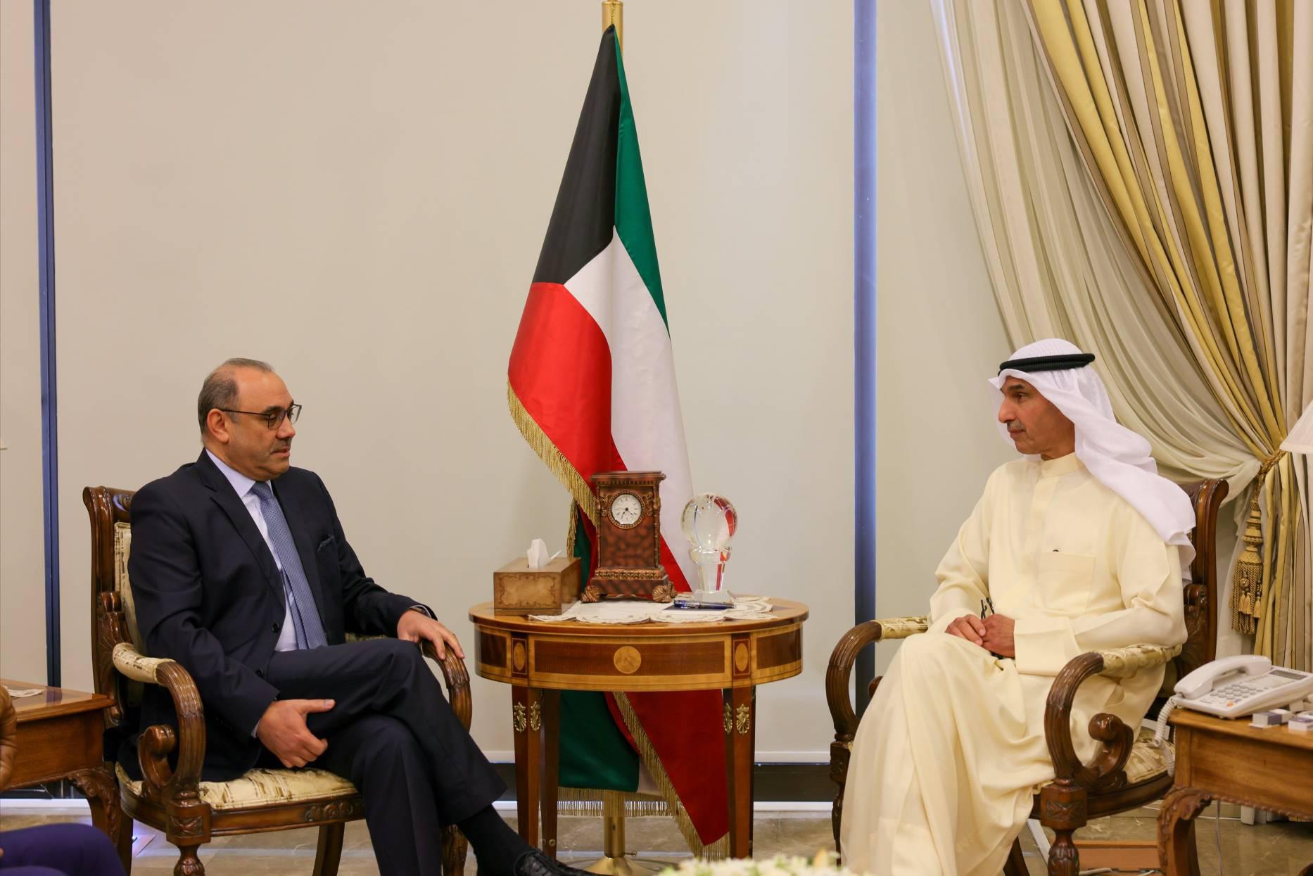 نائب وزير الخارجية الكويتي يبلغ السفير العراقي استهجان ورفض الكويت لتصريحات الحيدري