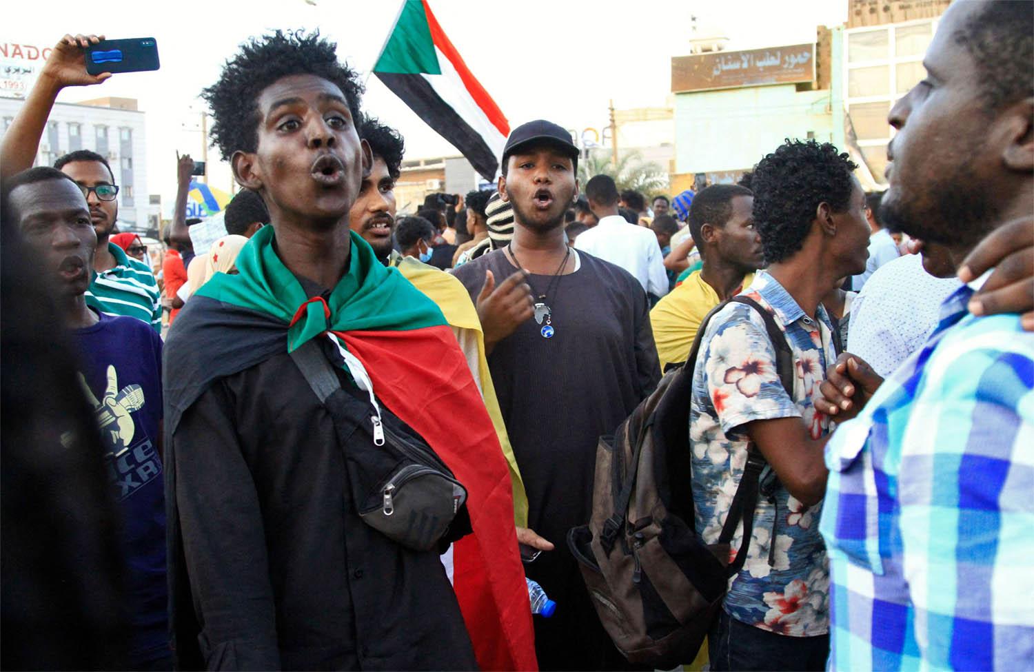 Khartoum protesters broke their day-long fasts in the street