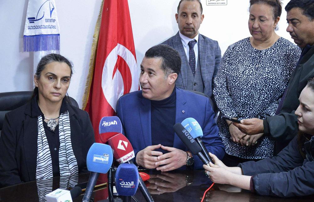 وزيرا النقل والبيئة التونسيين: سفينة الغارقة في عمق 20 متر في وضعية أفقية.. والوضعية ليست خطيرة