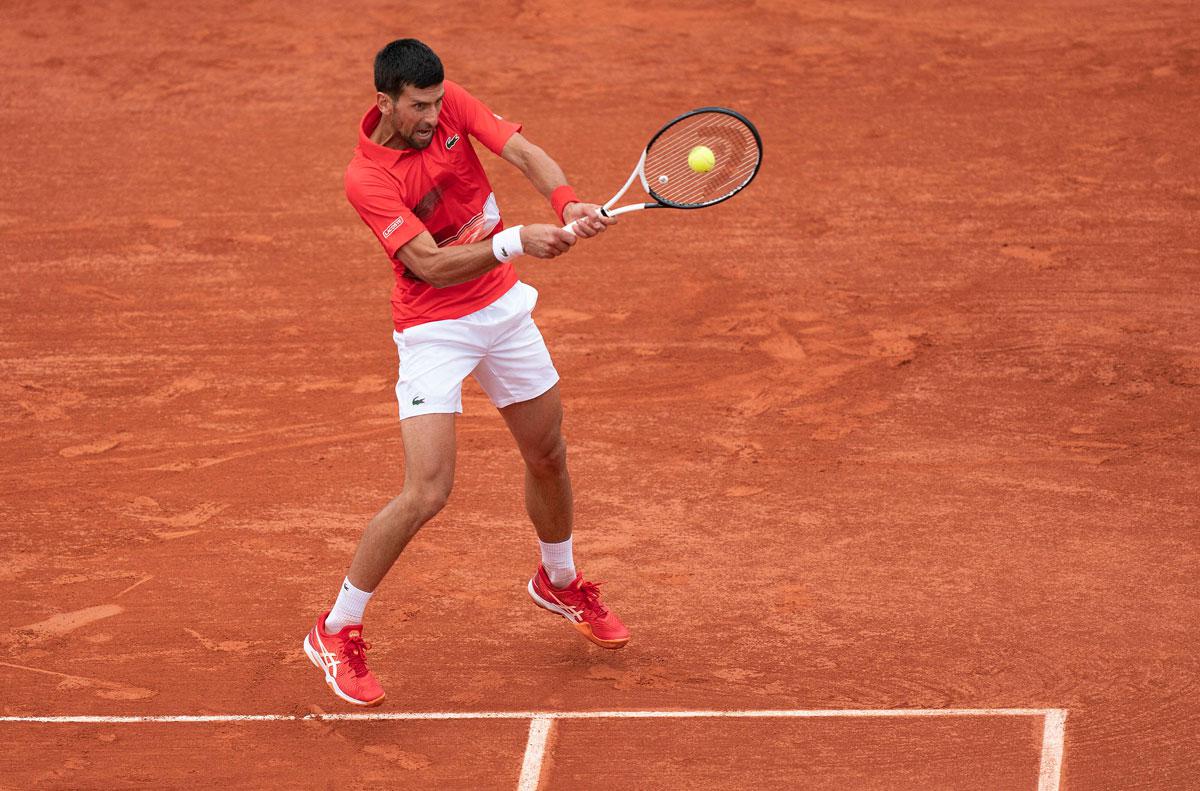 لاعب التنس الصربي يضرب موعدا مع السلوفيني الياز بيديني