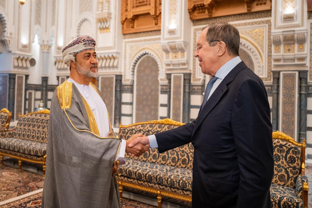 لافروف يلتقي عددا من المسؤولين العمانيين على راسهم السلطان هيثم بن طارق