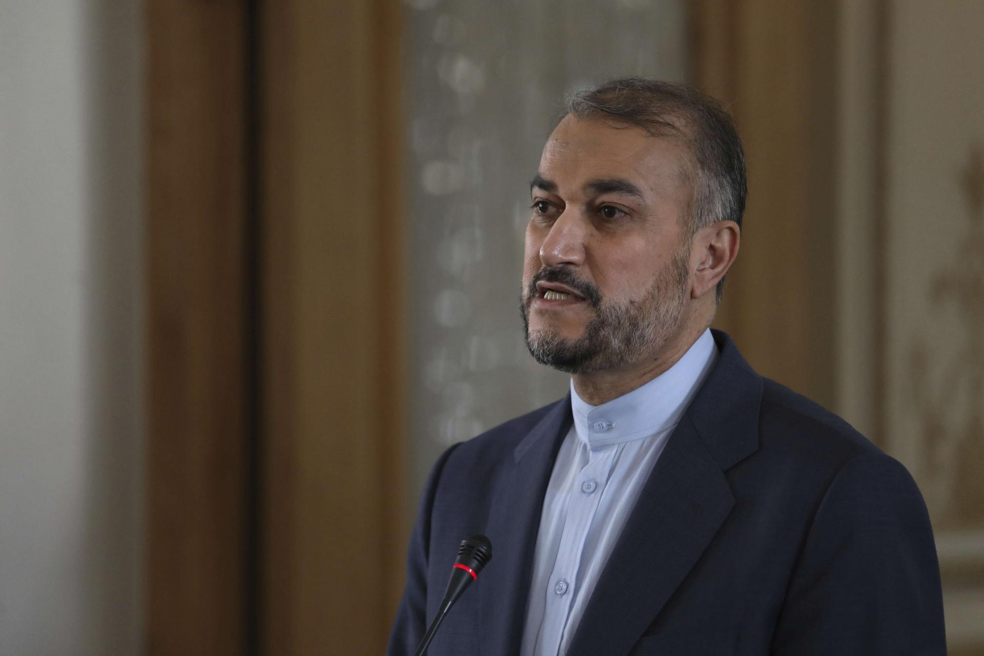 أرفع مسؤول إيراني يزور الإمارات منذ شن الحوثيون هجومهم في يناير
