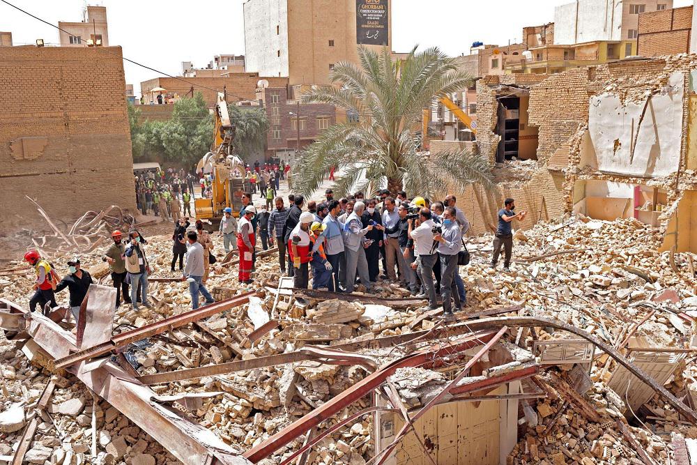 اعتقال موظفين حاليين وسابقين بعد انهيار مبنى تحوم حوله شبهات فساد