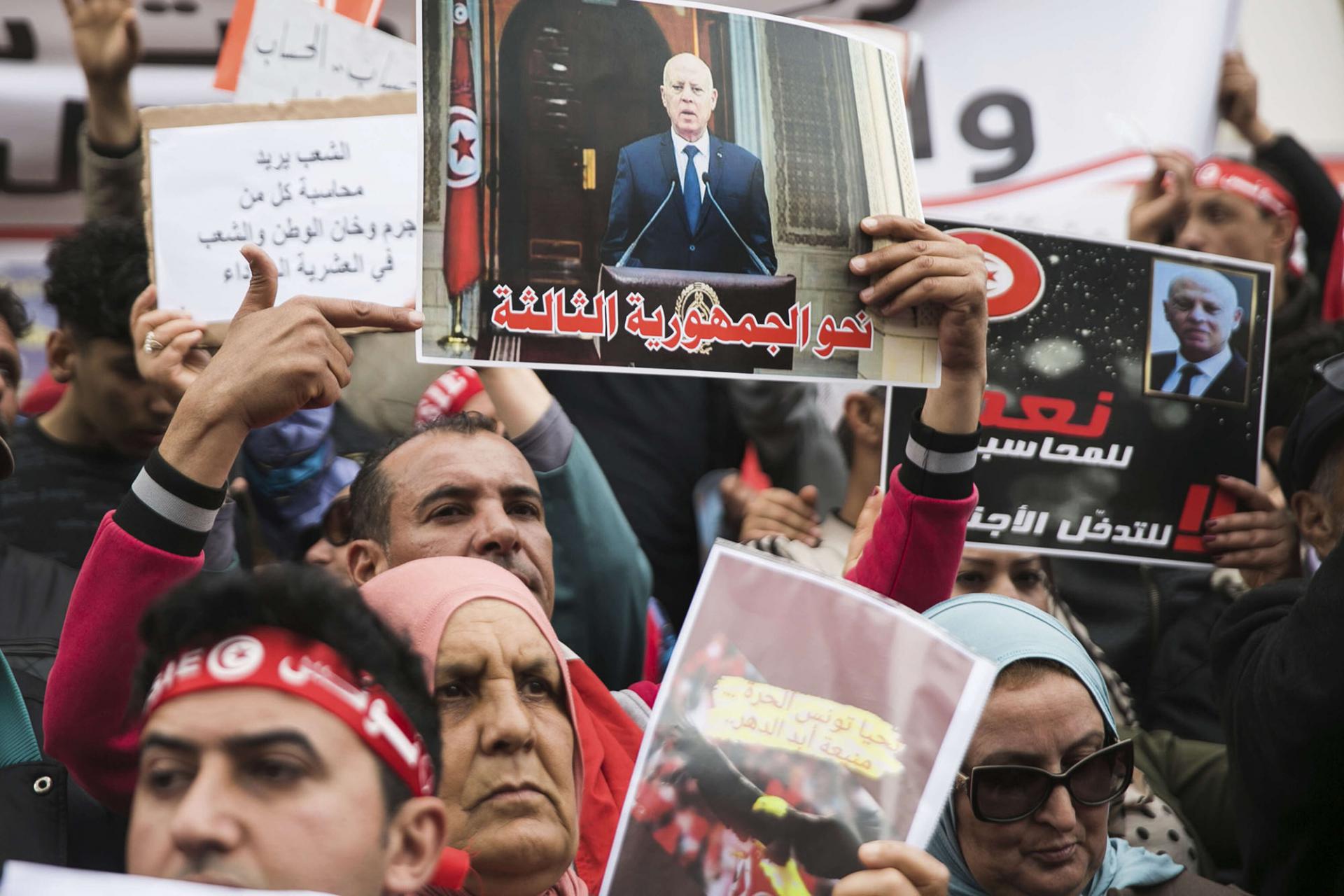 على طريق التصحيح
