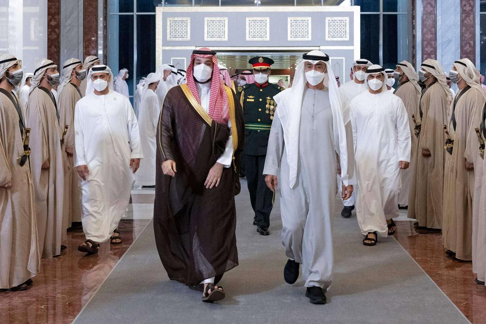 ولي العهد السعودي محمد بن سلمان ورئيس الإمارات محمد بن زايد في أبو ظبي