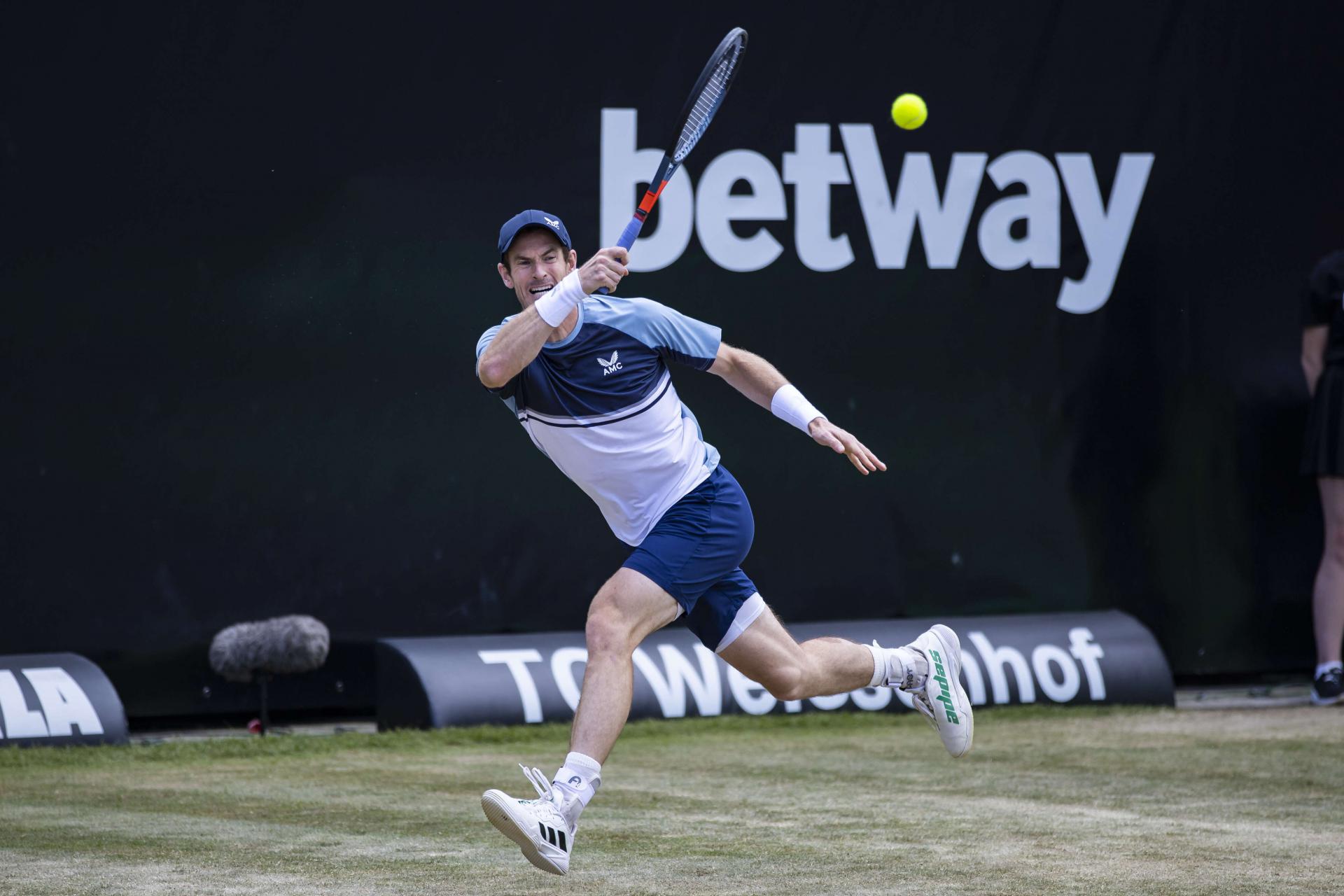 لاعب التنس البريطاني يقترب من نادي المصنفين الخمسين الاوائل للمرة الاولى منذ أكثر من أربع سنوات