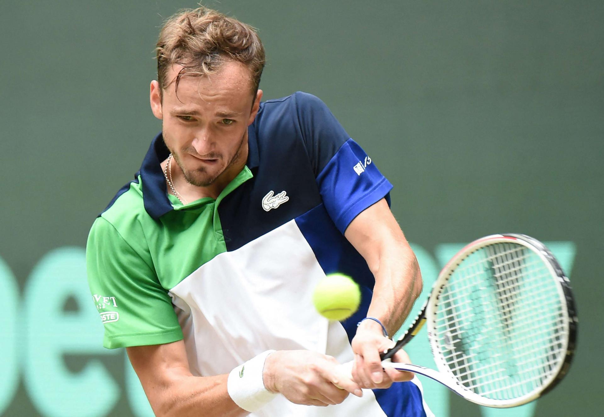 لاعب التنس الروسي للفوز بلقب دورة هاله للمرة الاولى في مسيرته