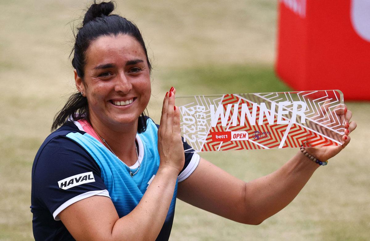 لاعبة التنس التونسية محظوظة حقًا لأن أسطورة التنس الاميركية اختارتها للعب بجانبها