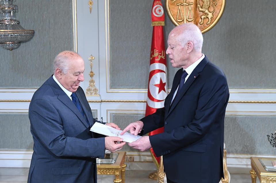 الصادق بلعيد قدم دستورا مختلفا عن دستور 2014 خاصة فيما يتعلق بالنظام السياسي