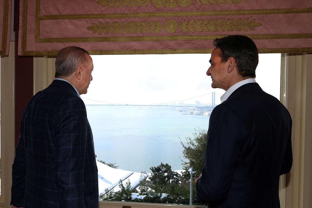أردوغان قال إن رئيس الوزراء اليوناني ميتسوتاكيس "لم يعد موجودا" بالنسبة له