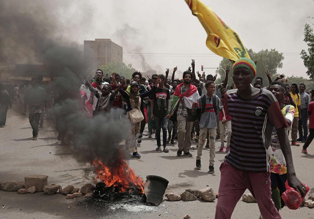 مظاهرات شبه يومية في السودان للمطالبة بحكم مدني وعودة الجيش للثكنات