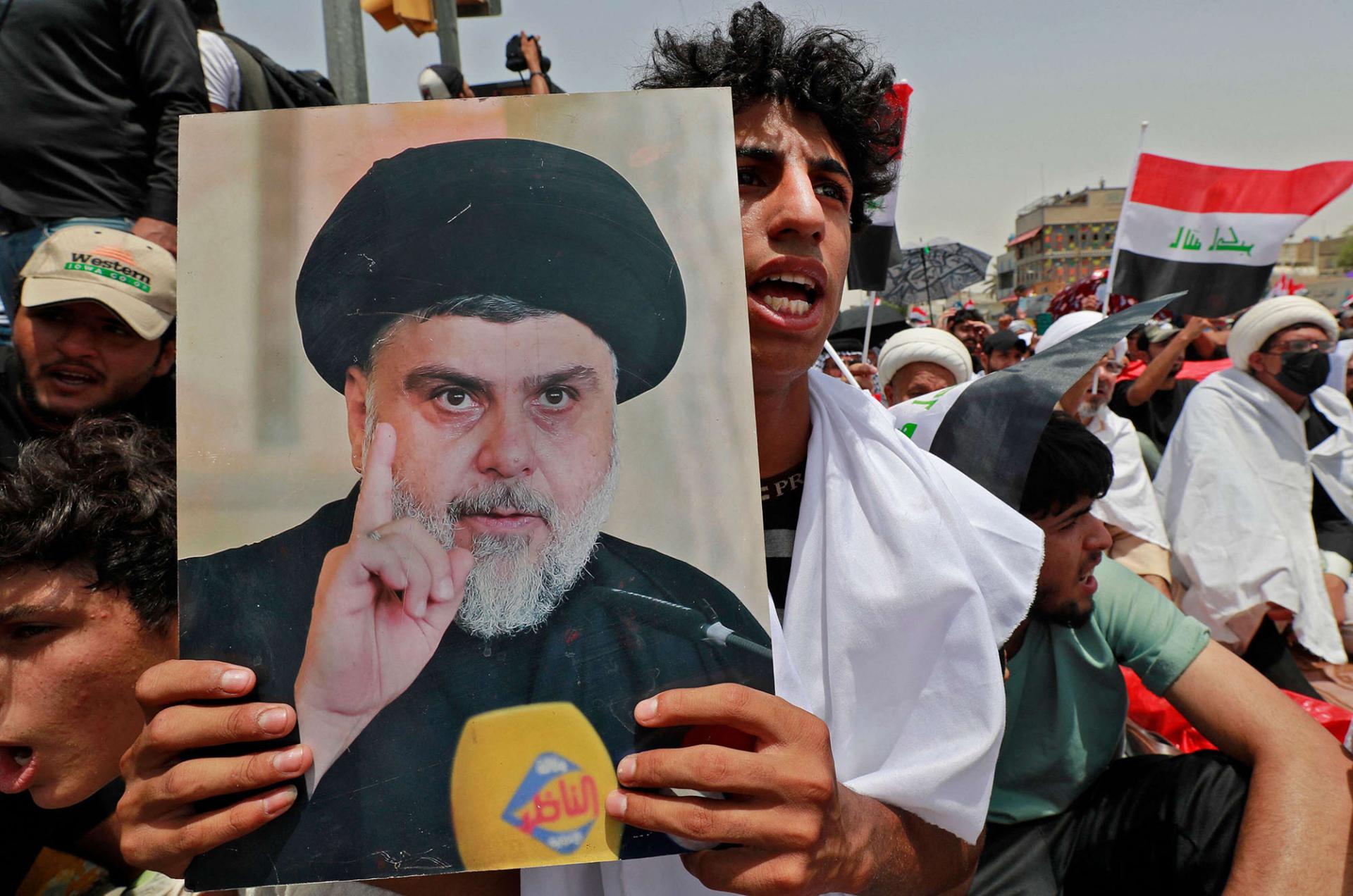 الصدر "ينصح" المالكي باعتزال السياسة او تسليم نفسه للقضاء