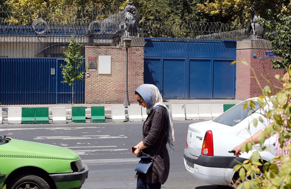 إيران تلقي القبض على عدة دبلوماسيين أجانب بينهم بريطاني