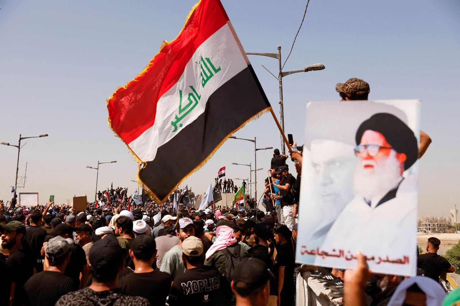 ناشطون من التيار الصدري يستعدون لاقتحام المنطقة الخضراء ببغداد