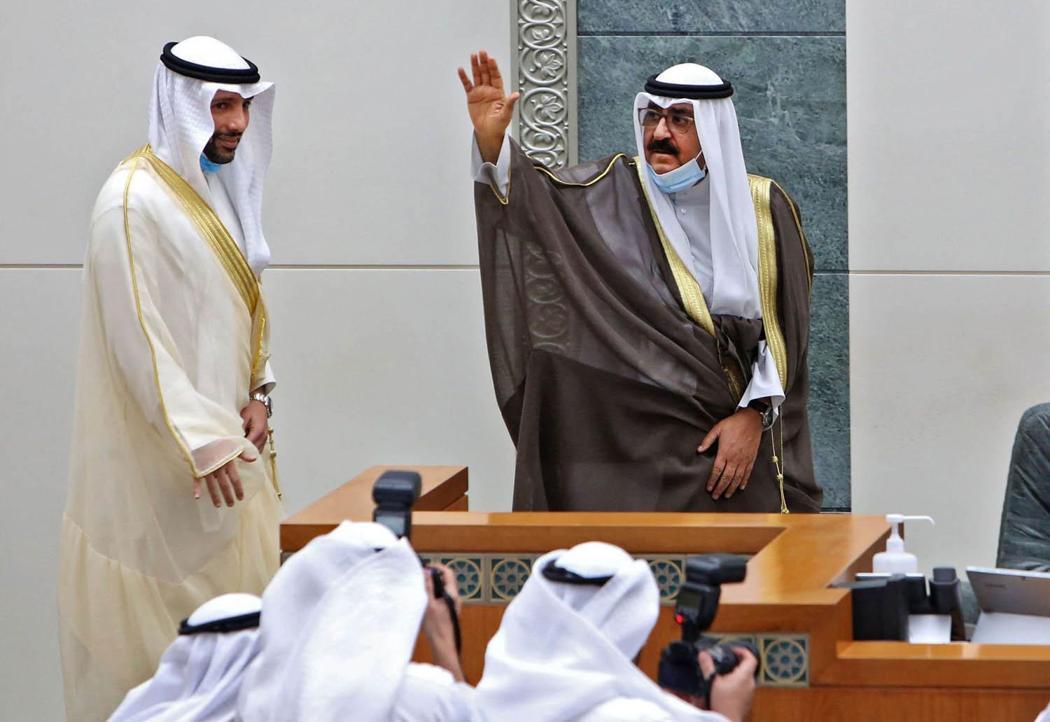 ولي العهد الكويتي مشعل الأحمد في جلسة برلمانية