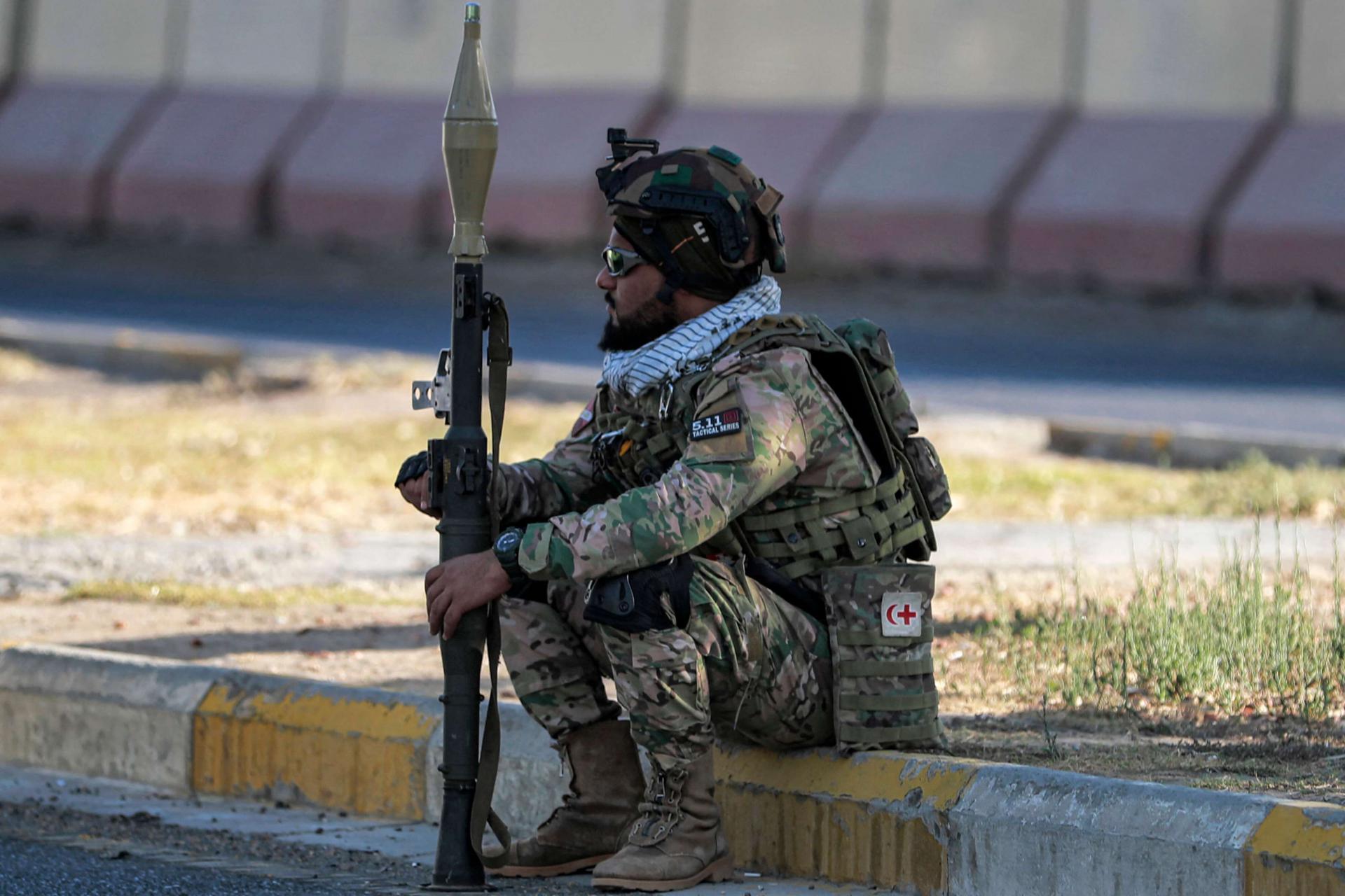 الحشد الشعبي يرفض دعوة الصدر لانتخابات مبكرة بينما يبقي أياديه على الزناد