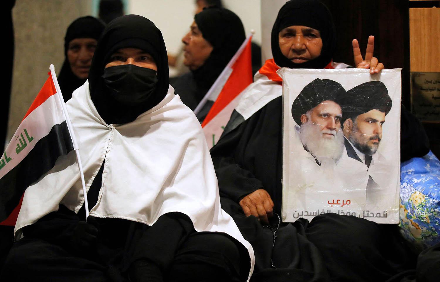 ناشطات من التيار الصدري في البرلمان العراقي