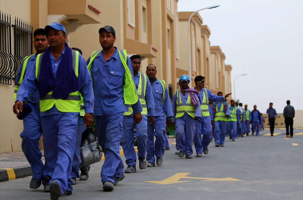 طرد قطر لعمال أجانب يأتي قبل 3 أشهر من مونديال 2022