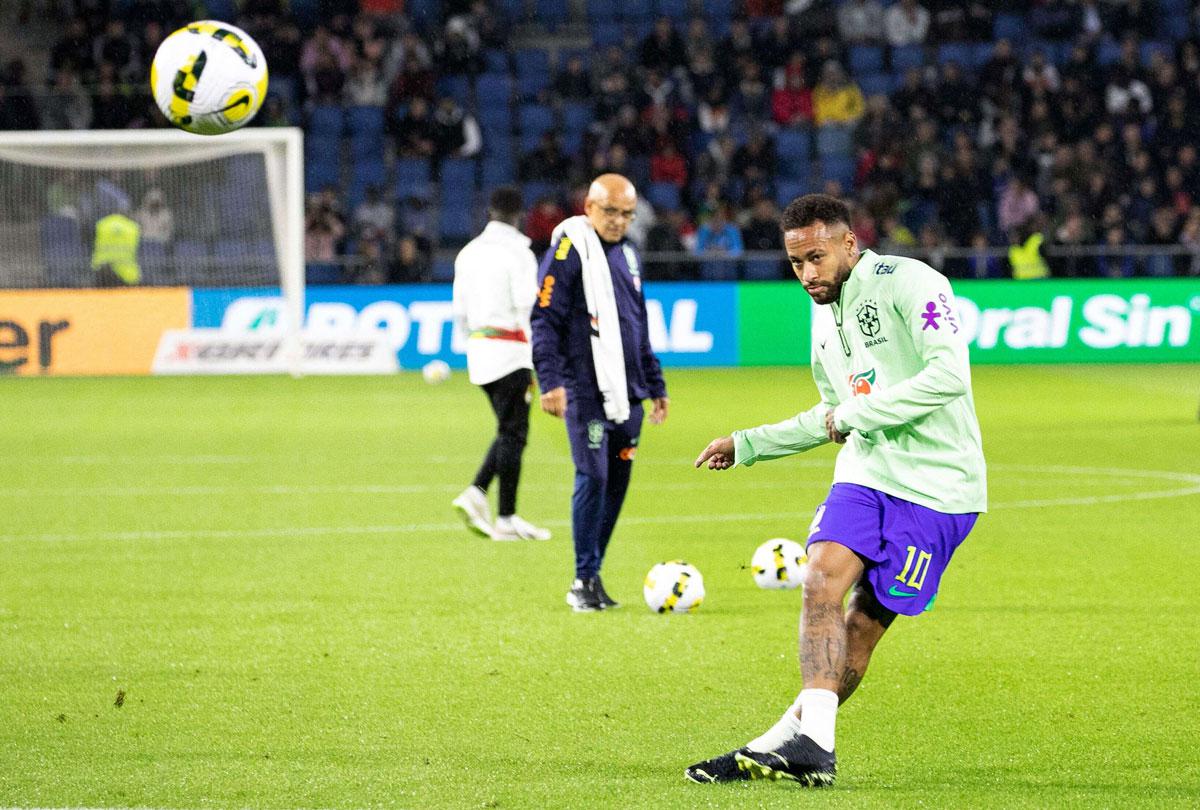 'السامبا' يواجه التونسي فقي مباراته الودية الثانية