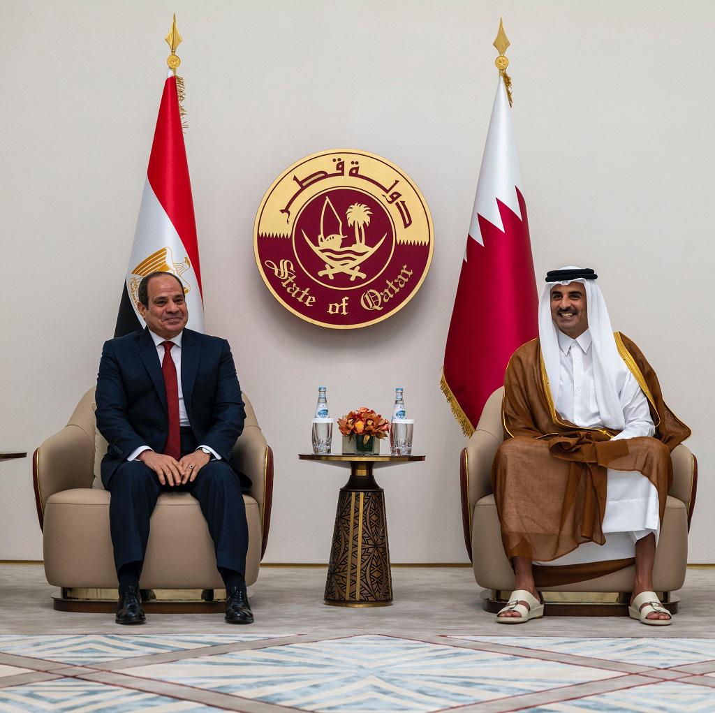 أمير قطر كان في مقدمة مستقبلي الرئيس المصري