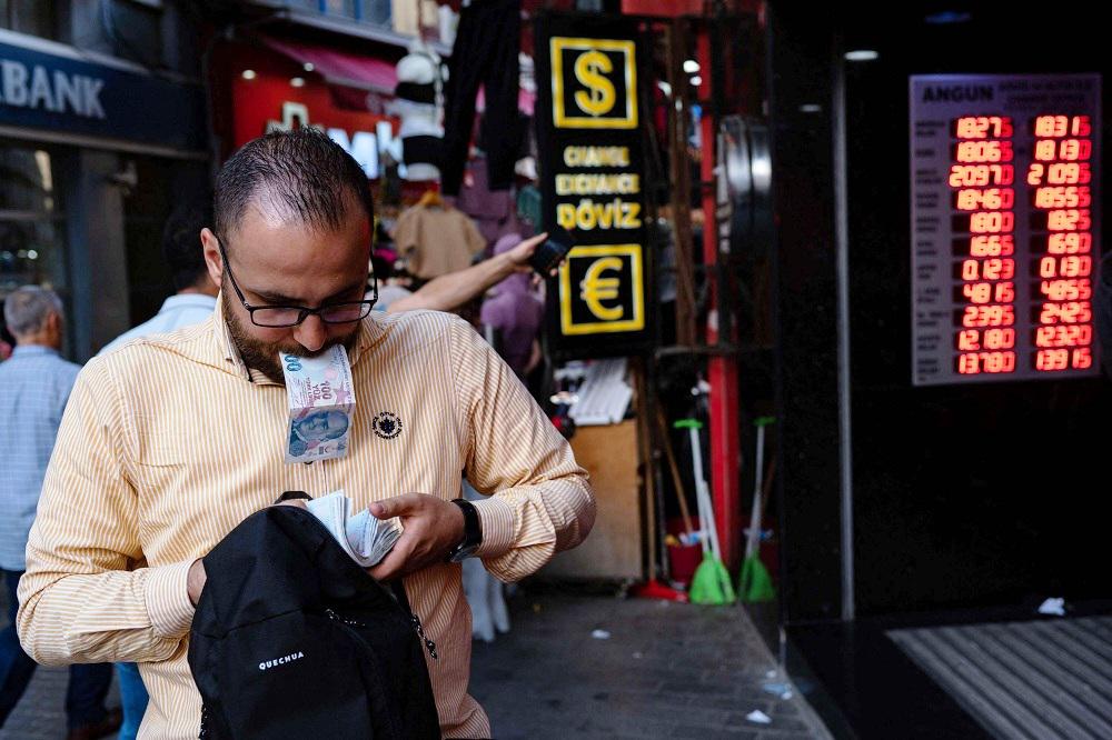 لا مؤشرات على أن الليرة التركية ستغادر مربع الاضطراب