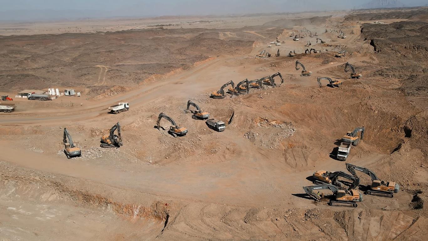 'ذا لاين'