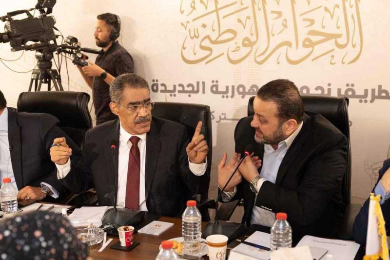 بعض القوى المعارضة دعت الى منح فرصة للسلطة من خلال المشاركة في الحوار الوطني
