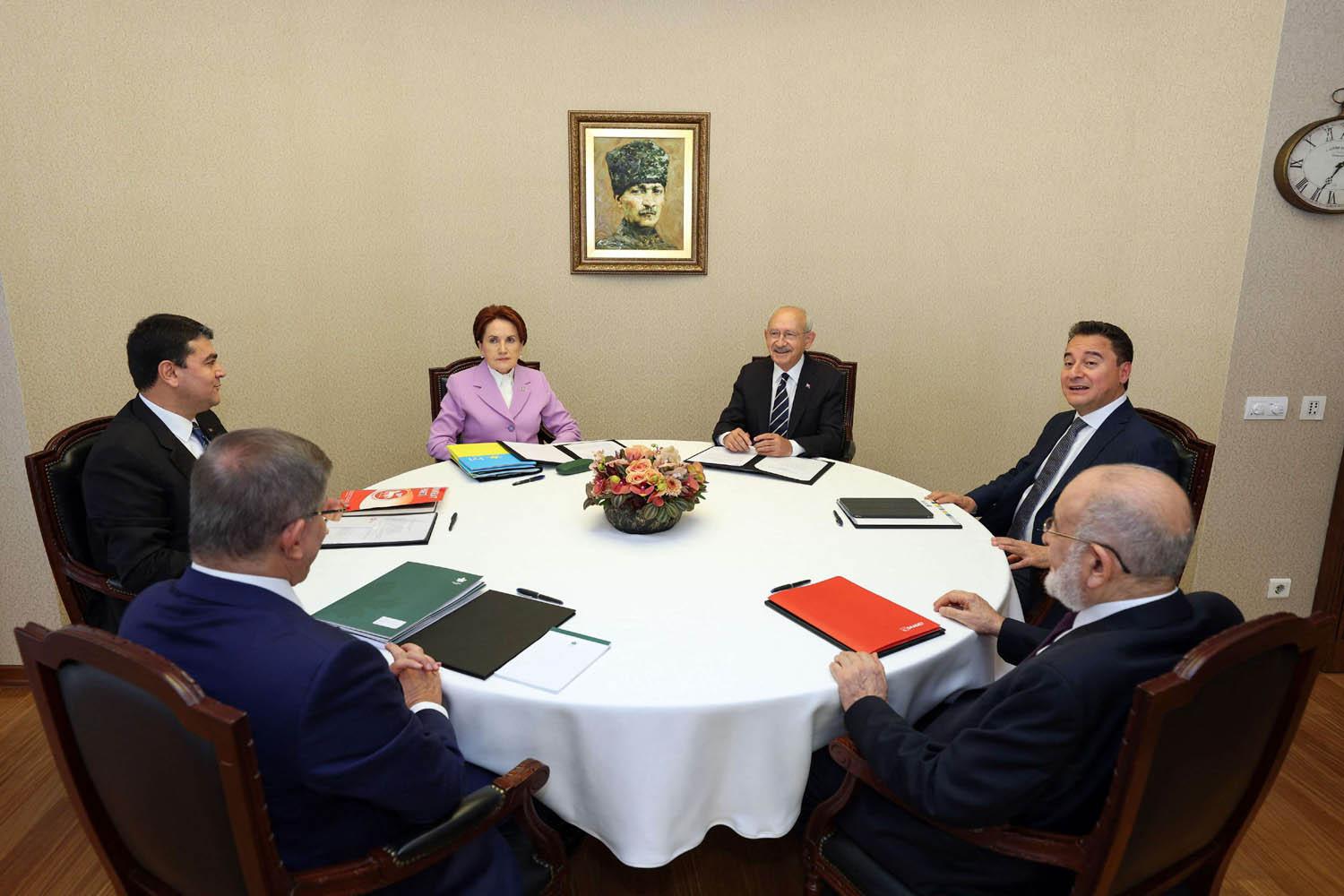 اجتماع لقادة المعارضة التركية
