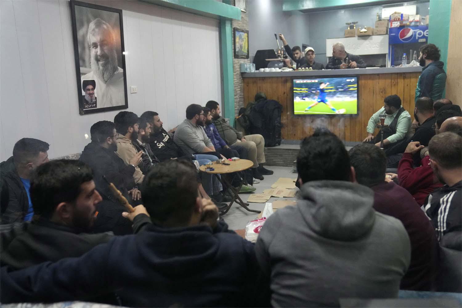 A World Cup in cafes