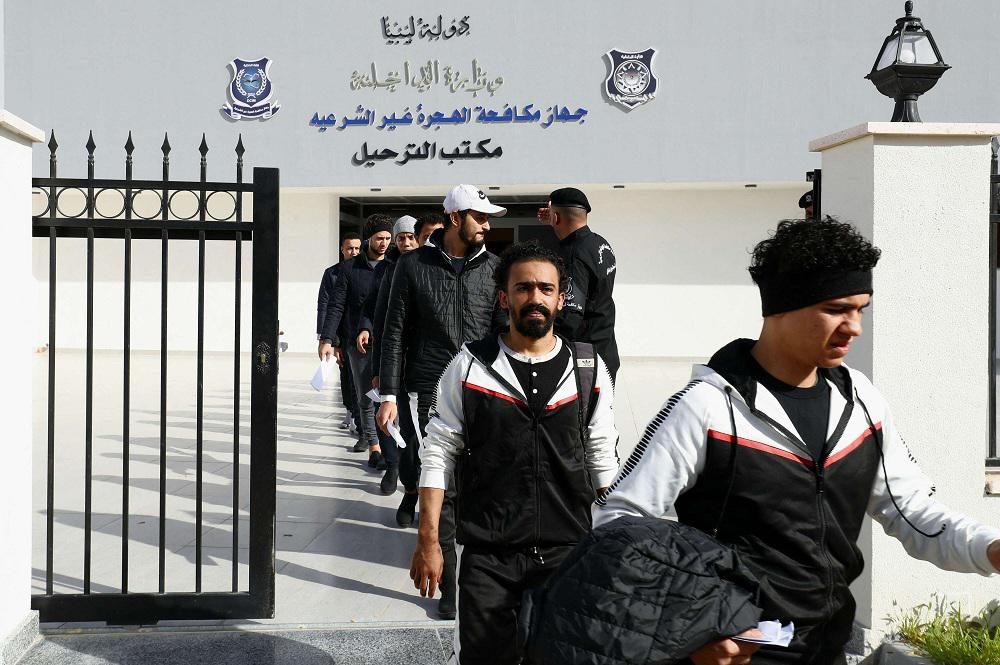 ترحيل المهاجرين يخفف أعباء مالية وامنية وانسانية على ليبيا