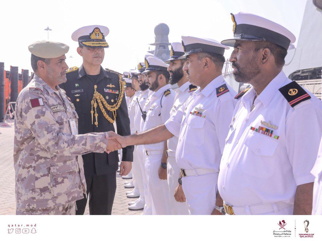صورة لاستقبال القوة البحرية الباكستانية نشرته الدفاع القطرية على حسابها بتويتر