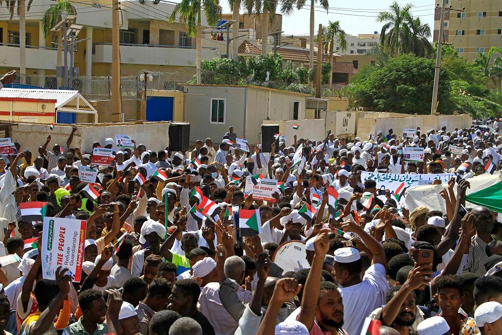 اخوان السودان استغلوا تفاقم الأزمة للعودة للضغط عبر الشارع بعد عامين من الانكفاء السياسي